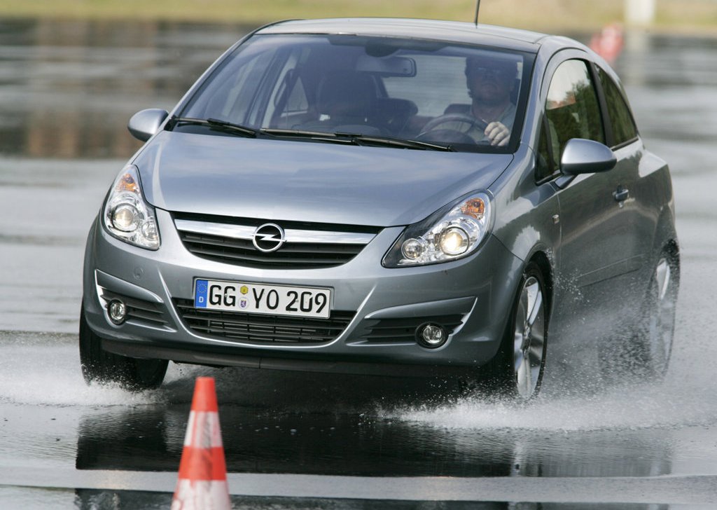 Эмоции машин. Opel Corsa d 2007. Opel 2007. Опель Корса 2008 года. Опель Корса 2008 серая.